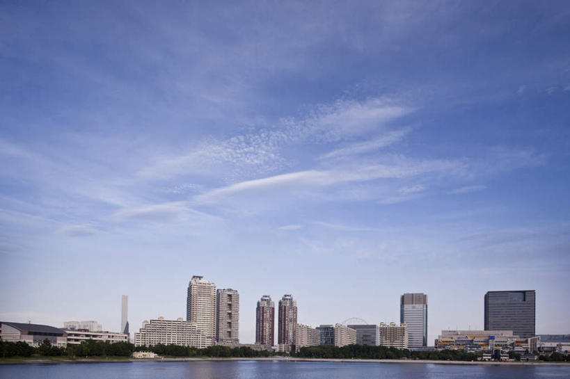 无人,高楼大厦,横图,全景,室外,白天,正面,度假,河流,美景,水,天际线,城市风光,城市,大厦,建筑,摩天大楼,东京,日本,亚洲,一排,许多,整齐,河水,景观,水流,云,云朵,云彩,娱乐,建设,排列,蓝色,白云,蓝天,天空,天,享受,休闲,景色,放松,晴朗,御台场,队列,东亚,本州,关东地方,本州岛,日本国,东京都,东京港,台场,晴空,彩图,大楼,高层建筑,高楼,摩天楼
