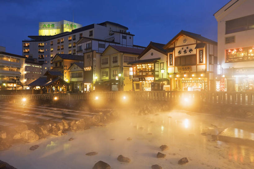 无人,家,横图,俯视,室外,夜晚,按摩,美容,旅游,度假,草地,草坪,美景,植物,雾,路灯,照明,日本,亚洲,护肤,阴影,沸腾,反射,蒸汽,影子,房屋,屋子,景观,灯光,水蒸气,娱乐,楼房,住宅,灯,草,树,树木,蓝色,绿色,蓝天,天空,自然,天,保养,享受,休闲,景色,放松,SPA水疗,保健,温泉浴场,生长,成长,照亮,照明设备,自然风光,东亚,养颜,本州,关东地方,本州岛,日本国,群马,群马县,蒸发,矿泉疗养地,彩图,高角度拍摄,水疗,房子