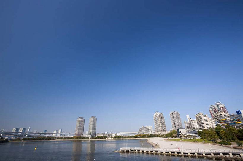无人,高楼大厦,横图,全景,室外,白天,正面,度假,办公楼,海浪,海洋,美景,天际线,城市风光,标志建筑,城市,大桥,大厦,道路,地标,建筑,立交桥,路,摩天大楼,桥梁,写字楼,公路,东京,日本,亚洲,景观,浪花,高架,斜拉桥,桥,交通,东京湾,娱乐,建设,蓝色,蓝天,天空,海水,楼宇,天,享受,休闲,商务楼,景色,放松,晴朗,御台场,海景,东亚,本州,万里无云,关东地方,本州岛,日本国,东京都,东京港,台场,大海,风浪,海,海水的波动,近岸浪,涌浪,晴空,晴空万里,马路,彩图,大楼,高层建筑,高楼,摩天楼