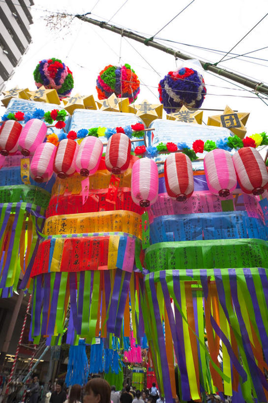 无人,竖图,彩色,室外,白天,仰视,爱情,旅游,度假,美景,神奈川,日本,情人节,亚洲,悬挂,节日,七夕,庆祝,装饰,景观,神奈川县,浪漫,文化,娱乐,球,三个,自然,庆典,享受,休闲,球体,温暖,温馨,景色,恩爱,放松,纪念,华丽,修饰,点缀,和睦,自然风光,东亚,本州,七夕节,关东地方,本州岛,日本国,衬托,美观,雅致,雅观,织女,牛郎,乞巧节,彩图,低角度拍摄,融洽