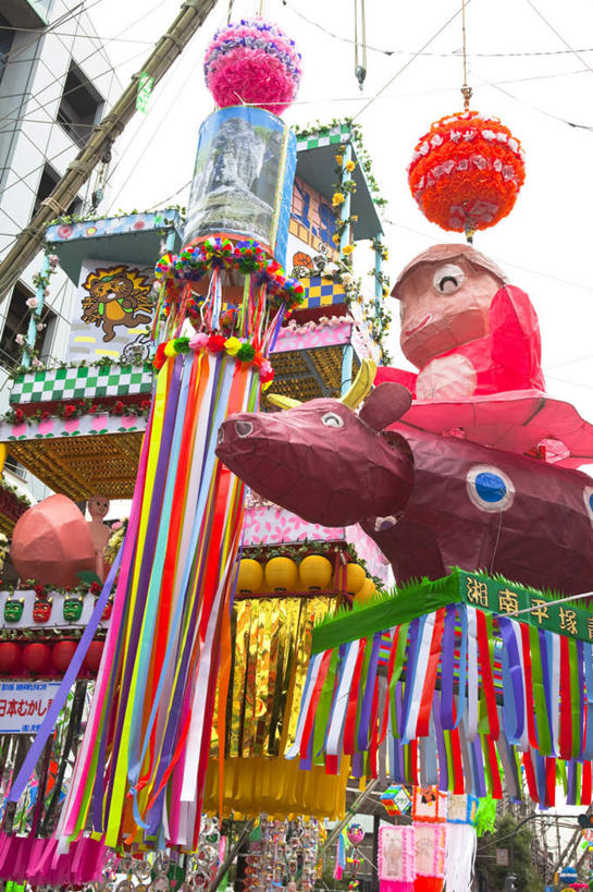 无人,竖图,彩色,室外,白天,仰视,爱情,旅游,度假,美景,神奈川,日本,情人节,亚洲,悬挂,节日,七夕,庆祝,装饰,景观,神奈川县,浪漫,文化,娱乐,球,三个,自然,庆典,享受,休闲,球体,温暖,温馨,景色,恩爱,放松,纪念,华丽,修饰,点缀,和睦,自然风光,东亚,本州,七夕节,关东地方,本州岛,日本国,衬托,美观,雅致,雅观,织女,牛郎,乞巧节,彩图,低角度拍摄,融洽