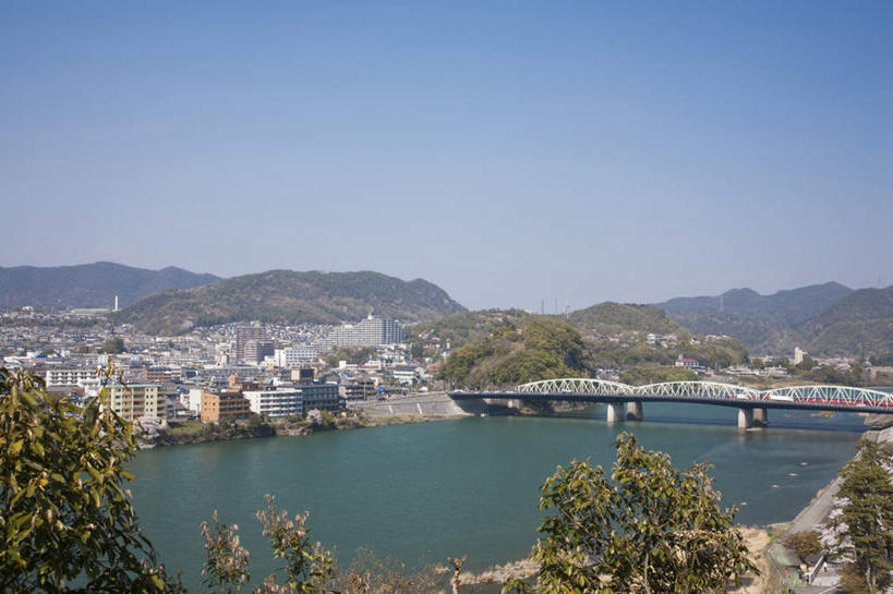 无人,家,横图,俯视,航拍,室外,白天,旅游,度假,河流,美景,山,树林,水,植物,大桥,立交桥,桥梁,爱知县,日本,亚洲,许多,房屋,屋子,河水,景观,山峰,水流,高架,斜拉桥,桥,山峦,娱乐,楼房,住宅,树,树木,蓝色,绿色,蓝天,天空,自然,天,享受,休闲,景色,放松,生长,晴朗,成长,鸟瞰,自然风光,东亚,本州,万里无云,本州岛,日本国,中部地方,爱知,晴空,晴空万里,彩图,高角度拍摄,房子