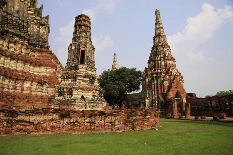 无人,横图,室外,白天,正面,旅游,度假,名胜古迹,标志建筑,地标,建筑,雕塑,泰国,亚洲,破旧,遗迹,艺术,装饰,雕刻,雕像,佛像,云,云朵,建筑群,云彩,古迹,破坏,文物,娱乐,建设,古建筑,石雕,大城,破损,废墟,蓝色,白云,蓝天,天空,工艺品,天,享受,休闲,旅游胜地,放松,东南亚,晴朗,纪念,美术,损坏,主题,陈列,古文明,泰王国,功能,美学,阿育他耶府,大城府,晴空,彩图