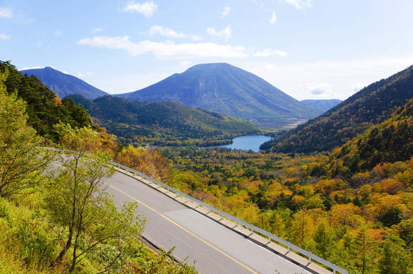 无人,公园,栏杆,横图,俯视,航拍,室外,白天,旅游,度假,湖,湖泊,美景,山,山脉,树林,水,植物,道路,路,公路,日光,日本,亚洲,阴影,光线,影子,湖面,景观,山峰,水流,水面,云,云朵,围栏,交通,山峦,云彩,娱乐,护栏,树,树木,蓝色,绿色,白云,蓝天,天空,阳光,自然,湖水,群山,天,享受,休闲,景色,放松,生长,晴朗,成长,鸟瞰,自然风光,东亚,本州,关东地方,本州岛,日本国,栃木,栃木县,群马,群马县,福岛,福岛县,日光市,日光国立公园,晴空,马路,彩图,高角度拍摄