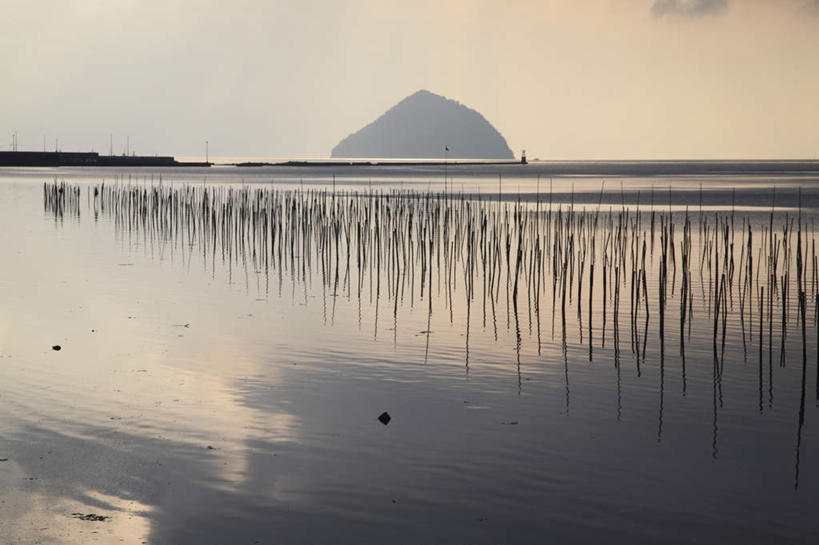 无人,横图,室外,白天,正面,旅游,度假,海浪,海洋,美景,山,山脉,大分县,日本,亚洲,一座,阴影,朦胧,模糊,光线,影子,景观,浪花,山峰,山峦,娱乐,蓝色,蓝天,天空,阳光,自然,海水,群山,天,享受,休闲,景色,放松,晴朗,自然风光,海景,东亚,万里无云,日本国,九州本岛,九州,九州岛,九州地方,大分,大海,风浪,海,海水的波动,近岸浪,涌浪,晴空,晴空万里,彩图