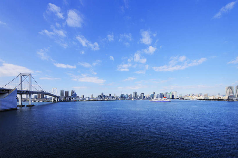 无人,高楼大厦,横图,全景,室外,白天,正面,度假,河流,美景,水,天际线,城市风光,城市,大厦,建筑,摩天大楼,东京,日本,亚洲,阴影,光线,影子,河水,景观,水流,云,云朵,建筑群,彩虹大桥,云彩,娱乐,建设,蓝色,白云,蓝天,天空,阳光,天,享受,休闲,景色,放松,东亚,本州,关东地方,本州岛,日本国,东京都,日本彩虹大桥,彩图,大楼,高层建筑,高楼,摩天楼