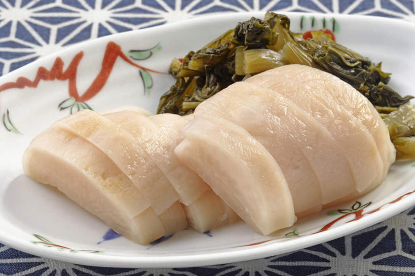 无人,横图,俯视,室内,特写,白天,烹饪,餐桌,萝卜,白萝卜,餐具,一排,许多,切片,阴影,整齐,反射,布料,碟子,盘,影子,日本料理,料理,食品,布纹,咸菜,菜肴,美食,桌布,食物,腌制,排列,一个,蓝色,白色,盘子,餐巾,碟,台布,日式料理,日式,佳肴,单个,餐台,队列,腌萝卜,腌制食品,莱菔,彩图,高角度拍摄