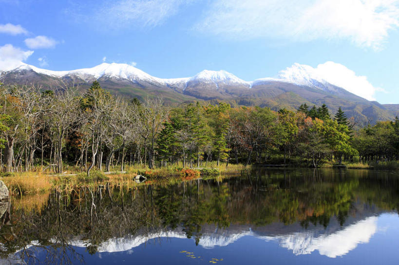 无人,横图,俯视,室外,白天,旅游,度假,草地,草坪,湖,湖泊,石头,美景,山,山脉,树林,水,雪山,植物,日本,亚洲,一排,阴影,整齐,光线,石子,影子,湖面,景观,山顶,山峰,水流,水面,云,云朵,枯树,山峦,云彩,娱乐,草,树,树木,排列,蓝色,绿色,白云,蓝天,天空,阳光,自然,湖水,群山,天,享受,休闲,景色,放松,生长,晴朗,成长,队列,自然风光,东亚,沉积岩,本州,关东地方,本州岛,日本国,栃木,栃木县,三座,摩周湖,颠峰,极峰,水成岩,石块,岩石,晴空,彩图,高角度拍摄