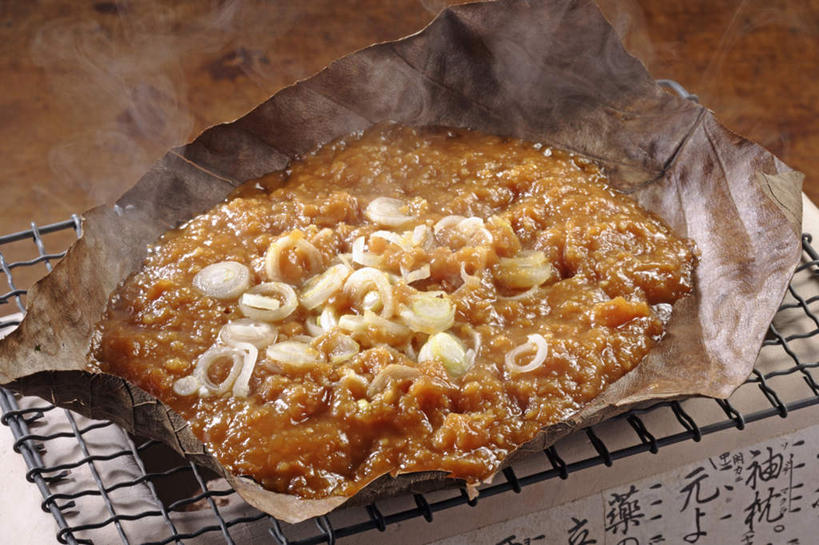 无人,横图,俯视,室内,特写,白天,烹饪,烧烤,许多,阴影,反射,日文,包装,包装纸,标志,文字,影子,纸,字符,菌菇,蘑菇,调料,日本料理,料理,食品,烤架,纸张,烤肉,调味品,调味料,菌类,标识,菜肴,美食,食物,日式料理,日式,铁架,食用菌,佳肴,包装材料,牛皮纸,紫玉兰,辛夷,木笔,日语,木兰花,望春玉兰,望春花,木兰,彩图,高角度拍摄