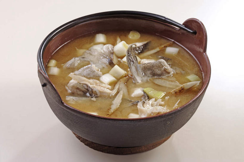 海鲜,无人,横图,俯视,室内,特写,白天,白色背景,烹饪,餐桌,桌子,许多,阴影,反射,鱼,影子,陶瓷,汤,日本料理,料理,食品,深褐色,陶瓷制品,水产,菜肴,美食,鱼类,海洋生物,食物,容器,碗,日式料理,日式,摄影,佳肴,影棚,餐台,储藏,配菜,储存,水生动物,海产品,水生物,海底动物,鳕鱼,彩图,高角度拍摄,影棚拍摄,拍摄,贮存