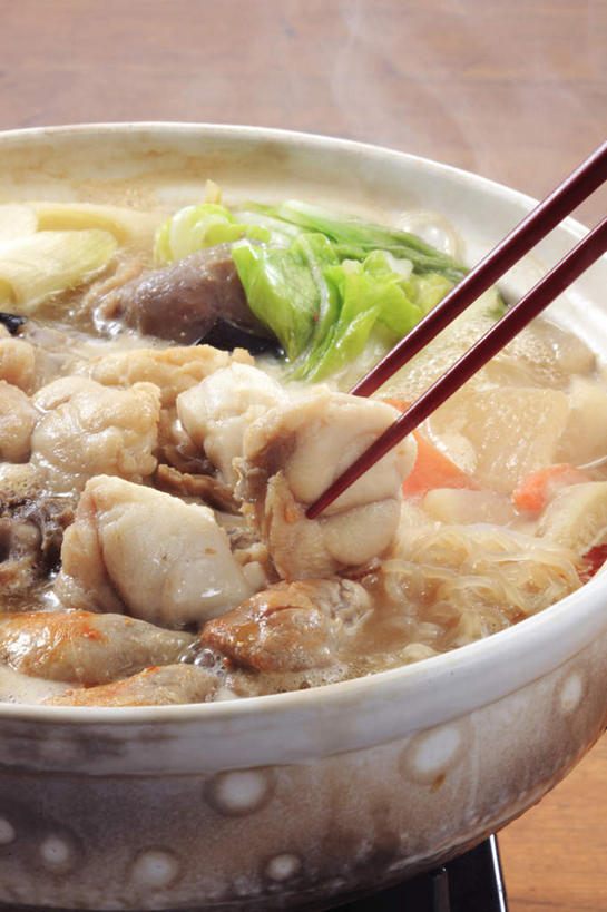 海鲜,无人,竖图,俯视,室内,特写,白天,烹饪,餐桌,筷子,桌面,桌子,餐具,厨具,一双,炖锅,锅子,肉,鱼肉,日本料理,料理,食品,夹,文化,传统,火锅,水产,菜肴,美食,肉类,海洋生物,食物,日式料理,日式,摄影,佳肴,影棚,餐台,锅具,礼节,夹着,水生动物,海产品,礼仪,水生物,肉食,海底动物,烹饪用具,日式火锅,暖锅,进餐用具,烹调用具,烹调,彩图,高角度拍摄,影棚拍摄,拍摄