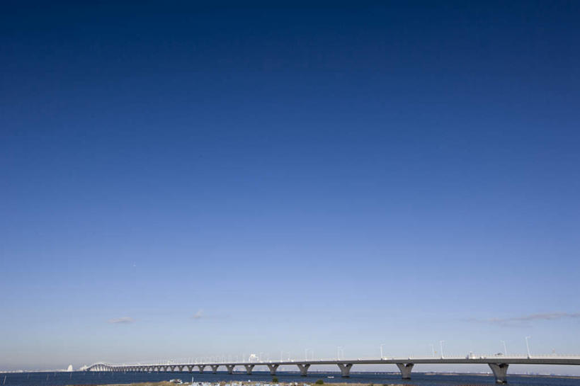 无人,横图,室外,白天,正面,旅游,度假,海浪,海洋,石头,美景,日本,亚洲,石子,景观,浪花,水平线,桥,海平线,千叶县,娱乐,石桥,拱桥,栈桥,蓝色,蓝天,天空,自然,海水,天,享受,休闲,景色,放松,拱形,晴朗,人行桥,石拱桥,自然风光,海景,东亚,本州,万里无云,关东地方,本州岛,日本国,千叶,木更津,大海,风浪,海,海水的波动,近岸浪,石块,涌浪,晴空,晴空万里,彩图