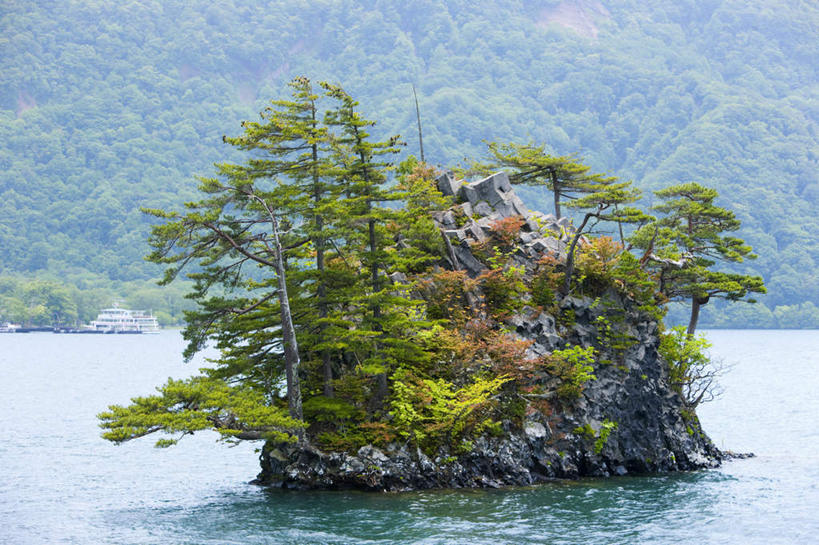 无人,公园,横图,室外,白天,正面,旅游,度假,湖,湖泊,美景,山,山脉,水,植物,秋田县,日本,亚洲,阴影,反射,影子,湖面,景观,山峰,水流,水面,山峦,娱乐,树,树木,绿色,自然,湖水,群山,享受,休闲,景色,放松,生长,成长,自然风光,东亚,本州,本州岛,日本国,秋田,岩手,岩手县,青森,青森县,东北地方,十和田湖,十和田八幡平国立公园,彩图