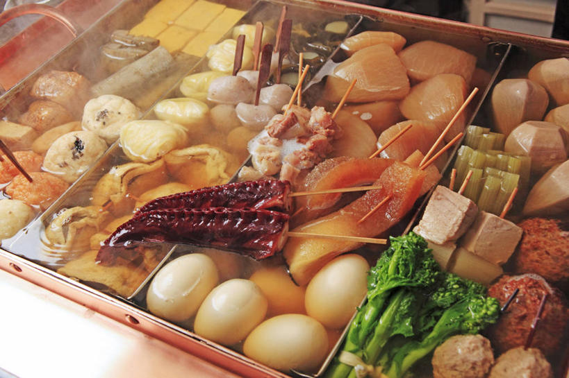 豆腐,无人,横图,俯视,室内,特写,白天,烹饪,雾,餐桌,桌子,蔬菜,叶子,一堆,许多,阴影,堆叠,堆积,沸腾,朦胧,模糊,新鲜,反射,蒸汽,影子,蛋,鸡蛋,肉,鱼肉,日本料理,料理,食品,绿叶,水蒸气,雾气,丸子,很多,菜肴,美食,肉类,肉丸,竹签,食物,日式料理,日式,嫩叶,摄影,佳肴,有机食品,绿色食品,影棚,餐台,堆,气体,豆制品,肉食,草鸡蛋,取食签,蒸发,关东煮,鱼饼,卵,关东炊,黑轮,御田,叶,叶片,彩图,高角度拍摄,影棚拍摄,拍摄