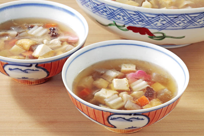 无人,横图,俯视,室内,特写,白天,烹饪,餐桌,桌子,萝卜,胡萝卜,蔬菜,阴影,新鲜,反射,影子,陶瓷,日本料理,味增汤,料理,食品,陶瓷制品,菜肴,美食,食物,三个,容器,碗,日式料理,日式,摄影,佳肴,有机食品,绿色食品,影棚,餐台,储藏,储存,黄萝卜,番萝卜,红萝卜,甘荀,彩图,高角度拍摄,影棚拍摄,拍摄,丁香萝卜,胡芦菔金,金笋,贮存