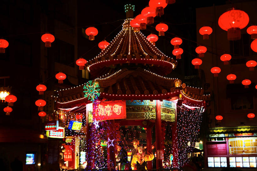 无人,横图,室外,夜晚,仰视,度假,美景,城市风光,城市,夜景,照明,日本,亚洲,许多,吊挂,悬挂,阴影,光线,标志,灯笼,文字,影子,纸灯笼,柱子,字符,亭子,屋顶,景观,唐人街,灯光,中央区,很多,挂,顶棚,娱乐,标识,红色,灯具,享受,休闲,汉字,景色,放松,照亮,照明设备,中文,中华街,东亚,本州,本州岛,日本国,近畿地方,近畿,兵库,兵库县,国文,华文,南京町,神户,神户市,神戸,县厅,神戸市,彩图,低角度拍摄