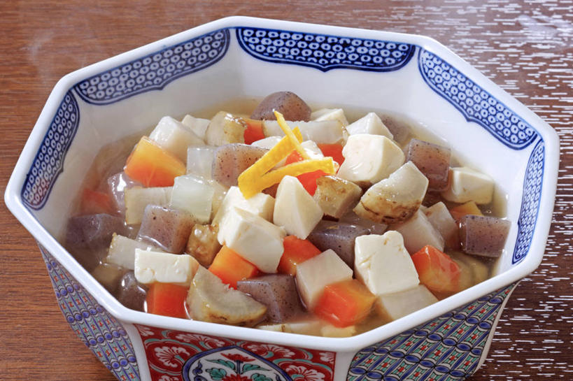 无人,横图,俯视,室内,特写,白天,烹饪,餐桌,桌子,萝卜,胡萝卜,白萝卜,蔬菜,一堆,许多,阴影,堆叠,堆积,新鲜,反射,影子,陶瓷,日本料理,料理,食品,陶瓷制品,很多,菜肴,美食,食物,一个,容器,碗,日式料理,日式,摄影,佳肴,有机食品,绿色食品,影棚,单个,餐台,储藏,堆,储存,黄萝卜,番萝卜,莱菔,红萝卜,甘荀,彩图,高角度拍摄,影棚拍摄,拍摄,丁香萝卜,胡芦菔金,金笋,贮存