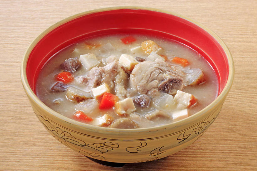 无人,横图,俯视,室内,特写,白天,烹饪,餐桌,桌子,萝卜,胡萝卜,蔬菜,一堆,阴影,堆叠,堆积,新鲜,反射,影子,陶瓷,汤,日本料理,料理,食品,陶瓷制品,菜肴,美食,食物,一个,容器,碗,日式料理,日式,摄影,佳肴,有机食品,绿色食品,影棚,单个,餐台,储藏,堆,储存,黄萝卜,番萝卜,红萝卜,甘荀,彩图,高角度拍摄,影棚拍摄,拍摄,丁香萝卜,胡芦菔金,金笋,贮存