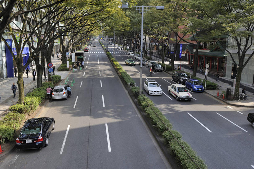 无人,家,横图,室外,白天,正面,度假,美景,植物,城市风光,城市,道路,卡车,路,公路,汽车,东京,日本,亚洲,一排,许多,阴影,整齐,并列,并排,光线,影子,房屋,屋子,景观,分界线,停车线,交通,很多,娱乐,楼房,住宅,车,树,树木,排列,绿色,阳光,自然,交通工具,轿车,享受,休闲,景色,放松,生长,成长,车行道,车行道分界线,队列,载具,标线,平行,东亚,车行线,本州,关东地方,本州岛,日本国,东京都,涩谷区,原宿,表参道,马路,彩图,房子