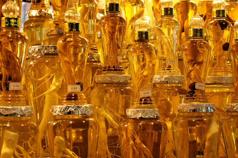 无人,商店,横图,室内,特写,白天,正面,植物,玻璃,一排,许多,阴影,整齐,并列,并排,反射,影子,草药,药草,很多,商铺,中药,玻璃制品,排列,玻璃瓶,瓶子,药店,药房,队列,药材,中草药,平行,广口瓶,中药材,本草,市肆,商号,彩图,店铺