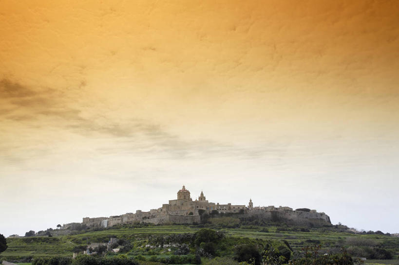 无人,横图,室外,白天,仰视,旅游,度假,草地,草坪,名胜古迹,日落,树林,植物,标志建筑,地标,建筑,欧洲,马耳他,遗迹,堡垒,城堡,晚霞,霞光,落日,古迹,文物,娱乐,建设,古建筑,草,树,树木,绿色,天空,自然,黄昏,天,享受,休闲,旅游胜地,彩霞,放松,生长,成长,要塞,古文明,夕照,薄暮,马耳他共和国,设防,姆迪纳,夕阳,彩图,低角度拍摄,傍晚,斜阳