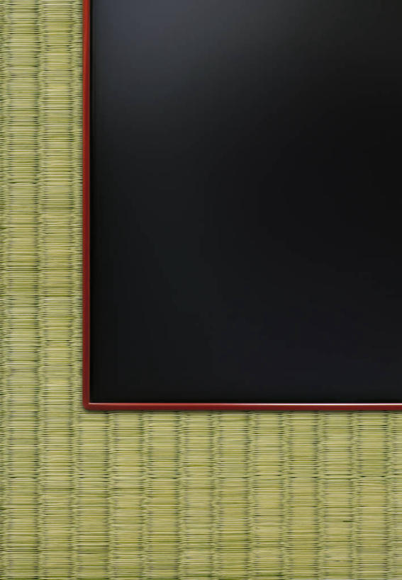 无人,竖图,俯视,室内,特写,白天,静物,餐具,阴影,反射,碟子,盘,影子,塌塌米,榻榻米,一个,黑色,盘子,碟,单个,叠席,彩图,高角度拍摄