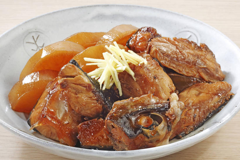 海鲜,无人,横图,俯视,室内,特写,白天,烹饪,餐桌,桌子,萝卜,白萝卜,蔬菜,阴影,新鲜,反射,鱼,影子,陶瓷,肉,鱼肉,日本料理,料理,食品,陶瓷制品,水产,菜肴,美食,肉类,鱼类,海洋生物,食物,一个,容器,碗,日式料理,日式,佳肴,有机食品,绿色食品,单个,餐台,储藏,储存,水生动物,海产品,笛鲷,水生物,肉食,海底动物,黄尾笛鲷,莱菔,彩图,高角度拍摄,贮存