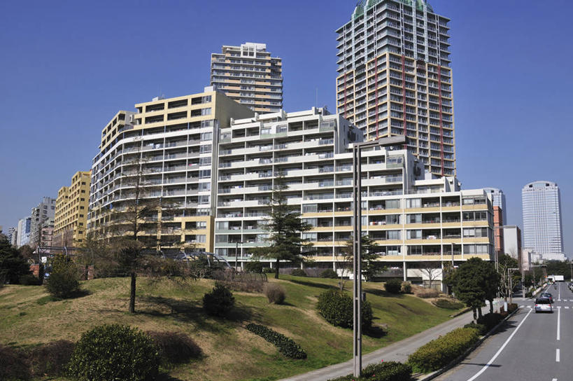 无人,高楼大厦,横图,室外,白天,正面,度假,草地,草坪,美景,植物,城市风光,城市,大厦,道路,建筑,路,路灯,摩天大楼,公路,汽车,照明,日本,亚洲,阴影,光线,影子,景观,灯光,分界线,停车线,交通,千叶县,娱乐,建设,车,灯,草,树,树木,蓝色,绿色,蓝天,天空,阳光,自然,交通工具,轿车,天,享受,休闲,景色,放松,生长,晴朗,成长,车行道,车行道分界线,照亮,照明设备,载具,标线,东亚,车行线,本州,万里无云,关东地方,本州岛,日本国,千叶,晴空,晴空万里,马路,彩图,大楼,高层建筑,高楼,摩天楼,幕张国际城