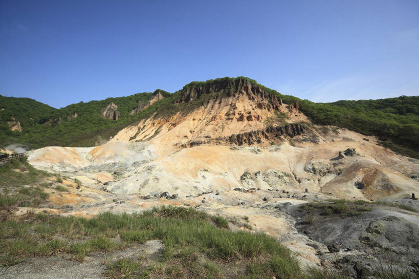 无人,横图,俯视,室外,白天,旅游,度假,石头,美景,山,山脉,温泉,雾,北海道,日本,亚洲,阴影,沸腾,光线,蒸汽,石子,影子,景观,山峰,云,云朵,山峦,水蒸气,雾气,云彩,娱乐,蓝色,白云,蓝天,天空,阳光,自然,群山,天,享受,休闲,温暖,景色,放松,泉水,温和,晴朗,气体,自然风光,东亚,日本国,蒸发,北海道地方,北海道岛,登别市,地热,石块,岩石,晴空,彩图,高角度拍摄,登别地狱谷,胆振支厅,地狱谷