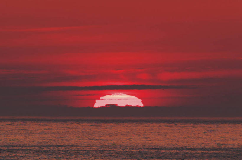 无人,横图,室外,白天,正面,旅游,度假,日出,海浪,海洋,美景,太阳,北海道,日本,亚洲,景观,浪花,水平线,辽阔,朝霞,晨曦,海平线,黎明,娱乐,红色,阳光,自然,海水,享受,休闲,广阔,景色,放松,一望无际,太平洋,自然风光,海景,东亚,日本国,北海道地方,北海道岛,无边无际,一马平川,大海,风浪,海,海水的波动,近岸浪,涌浪,朝阳,彩图,卯时,破晓,日始,鄂霍次克海,鄂霍次克,水天相接,水天一线