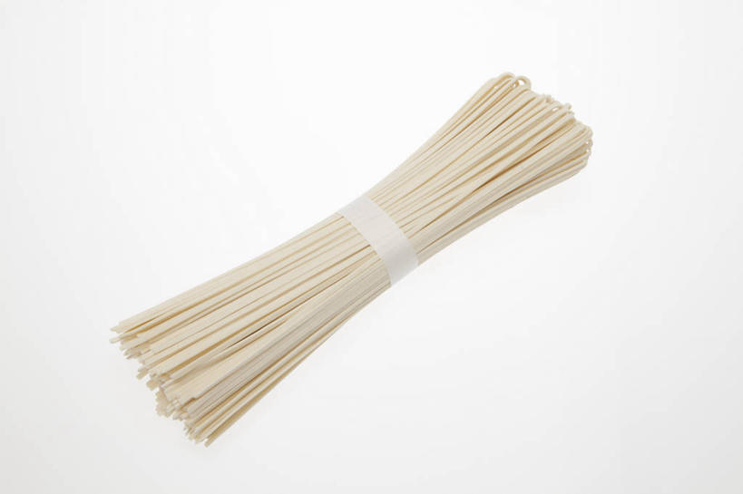 面食,面条,无人,横图,俯视,室内,特写,白天,白色背景,烹饪,许多,阴影,反射,影子,面,日本料理,料理,食品,很多,菜肴,美食,食物,白色,日式料理,日式,乌冬面,摄影,佳肴,影棚,乌龙面,彩图,高角度拍摄,影棚拍摄,拍摄