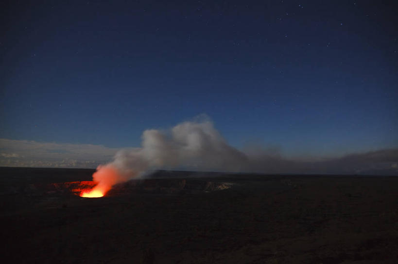 无人,横图,室外,白天,正面,旅游,度假,火山,石头,美景,山,山脉,夏威夷,美国,石子,景观,山峰,山峦,背光,喷发,娱乐,蓝色,蓝天,天空,自然,群山,天,享受,休闲,景色,放松,晴朗,北美,北美洲,国家公园,自然风光,美洲,爆发,火山爆发,逆光,火山喷发,沉积岩,万里无云,火山岛,夏威夷岛,夏威夷州,爱洛哈之州,夏威夷火山国家公园,北亚美利加洲,亚美利加洲,火山公园,火山国家公园,暴发,水成岩,地壳运动,地质现象,活火山,石块,岩石,晴空,晴空万里,彩图,美利坚合众国