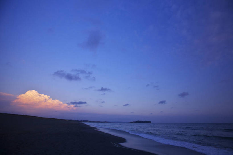 无人,横图,室外,白天,正面,旅游,度假,海浪,海洋,美景,日落,沙滩,神奈川,日本,亚洲,沙子,海岸,景观,浪花,水平线,晚霞,霞光,落日,辽阔,海平线,沙地,神奈川县,娱乐,自然,海水,黄昏,享受,休闲,广阔,景色,彩霞,放松,一望无际,自然风光,海景,东亚,本州,关东地方,本州岛,日本国,江之岛,藤泽,藤泽市,无边无际,一马平川,夕照,薄暮,大海,风浪,海,海水的波动,海滩,近岸浪,涌浪,夕阳,彩图,傍晚,水天相接,水天一线,斜阳