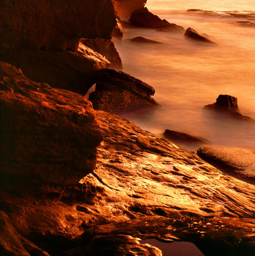 无人,竖图,室外,白天,正面,旅游,度假,日出,海浪,海洋,石头,美景,太阳,石子,景观,浪花,朝霞,晨曦,黎明,娱乐,阳光,自然,海水,享受,休闲,景色,放松,自然风光,海景,大海,风浪,海,海水的波动,近岸浪,石块,岩石,涌浪,朝阳,彩图,破晓