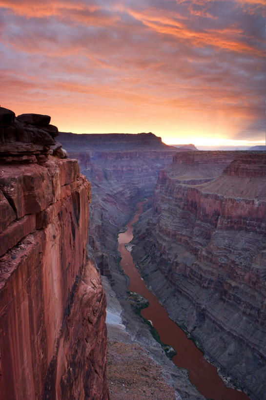 无人,竖图,室外,白天,正面,旅游,度假,石头,美景,日落,美国,阴影,光线,石子,影子,景观,晚霞,霞光,悬崖,云,云朵,落日,云彩,娱乐,蓝色,白云,蓝天,天空,阳光,自然,黄昏,天,享受,休闲,陡峭,景色,彩霞,放松,晴朗,北美,北美洲,加利福尼亚,自然风光,美洲,加州,加利福尼亚州,金州,黄金州,北亚美利加洲,亚美利加洲,绝壁,笔陡,峻峭,夕照,石块,岩石,晴空,夕阳,彩图,斜阳