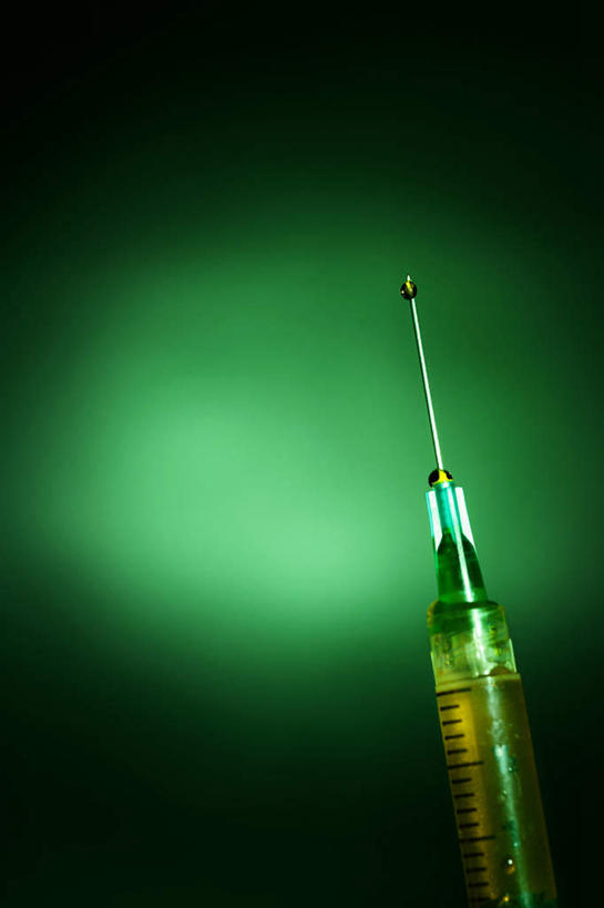 无人,竖图,室内,特写,白天,正面,静物,绿色背景,阴影,光线,液体,影子,一个,黄色,针管,针筒,注射,摄影,影棚,单个,毒品,医疗,医疗设备,注射器,福寿膏,彩图,影棚拍摄,拍摄