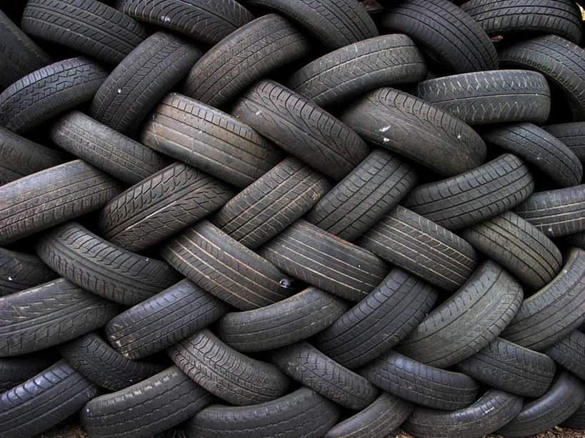 无人,横图,俯视,室内,特写,白天,静物,一堆,许多,废弃,堆叠,堆积,垃圾,轮胎,橡胶,肮脏,堆,垃圾场,丢弃,橡胶制品,邋遢,收集,龌龊,污秽,渣滓,彩图,高角度拍摄