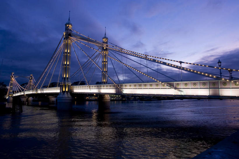 无人,横图,室外,白天,仰视,旅游,度假,海浪,海洋,标志建筑,大桥,地标,建筑,立交桥,桥梁,英国,欧洲,阴影,波纹,反射,影子,浪花,云,云朵,高架,斜拉桥,桥,涟漪,云彩,娱乐,建设,蓝色,白云,倒影,蓝天,水纹,天空,海水,波浪,天,享受,休闲,旅游胜地,放松,晴朗,倒映,西欧,大不列颠,海景,大不列颠及北爱尔兰联合王国,水晕,大不列颠联合王国,日不落英帝国,反照,艾伯特桥,大海,风浪,海,海水的波动,近岸浪,涌浪,晴空,彩图,低角度拍摄