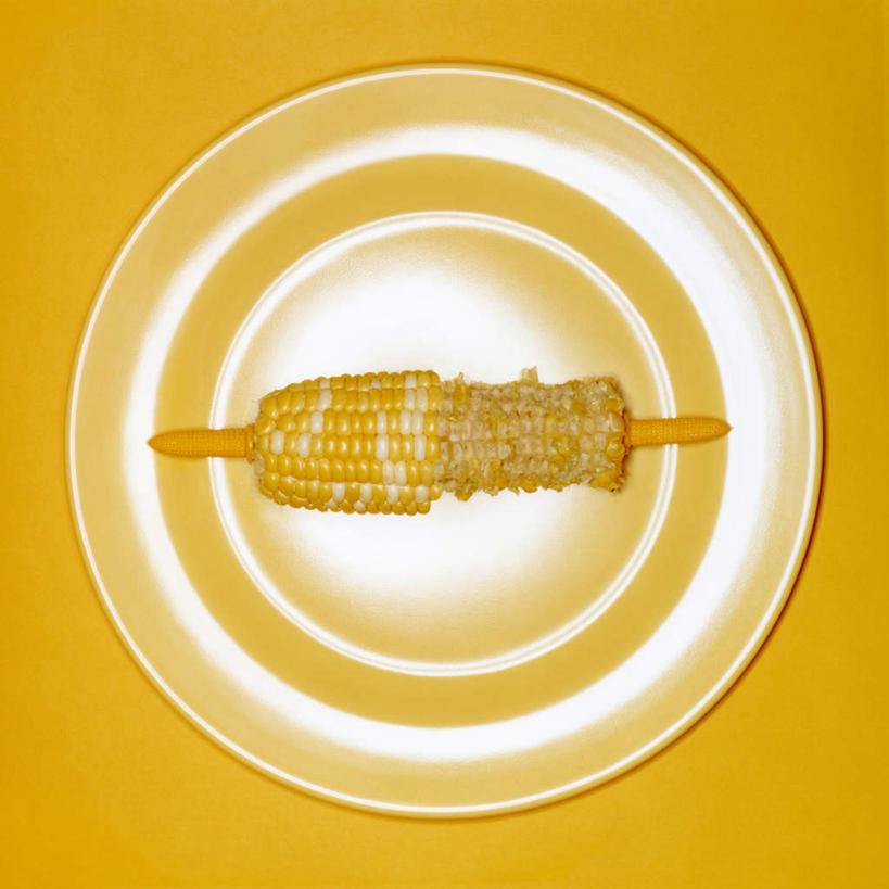 无人,方图,俯视,室内,特写,白天,玉米,蔬菜,餐具,一排,黄色背景,新鲜,整齐,残缺,木制,碟子,木棒,盘,玉蜀黍,食品,食物,排列,黄色,盘子,木制品,碟,摄影,有机食品,绿色食品,影棚,苞米,队列,残破,苞芦,苞谷,包谷,大蜀黍,番麦,薏米包,玉高粱,玉麦,珍珠米,彩图,高角度拍摄,影棚拍摄,拍摄