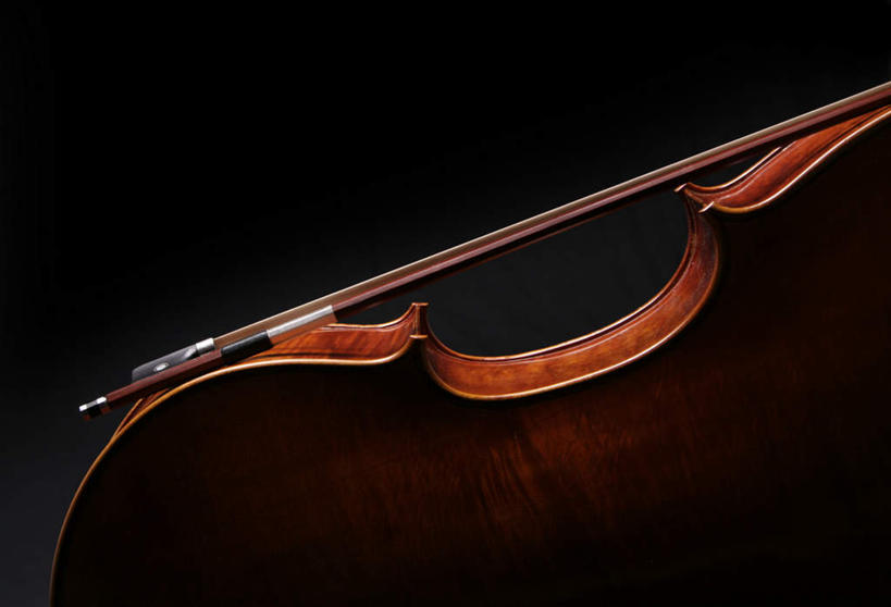 无人,横图,俯视,室内,特写,白天,黑色背景,木制,棕色,大提琴,乐器,弦乐器,一个,木制品,摄影,影棚,单个,弓拉弦乐器,弓拉弦鸣乐器,彩图,高角度拍摄,影棚拍摄,拍摄