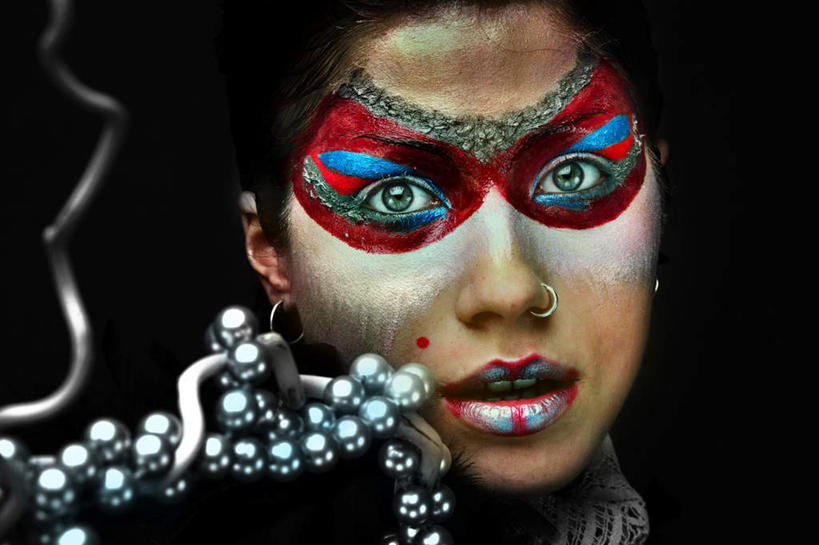 西方人,眼睛,眉毛,睫毛,一个人,模特,横图,室内,白天,正面,化妆,美容,项链,欧洲,欧洲人,瞳孔,仅一个年轻女性,仅一个女性,仅一个人,护肤,黑色背景,服装,装饰,注视,休闲装,装饰品,衣服,蓝色,唇膏,饰品,首饰,口红,观察,看,保养,享受,休闲,休闲服,眼影,放松,保健,眼部,摄影,服饰,影棚,观看,颜料,华丽,修饰,点缀,察看,关注,鼻钉,养颜,鼻环,衬托,美观,雅致,雅观,扮装,年轻女性,女人,女性,白种人,睫,眉,眼,眼睫毛,眼眉,模特儿,半身,彩图,影棚拍摄,化装,拍摄,眼眉毛