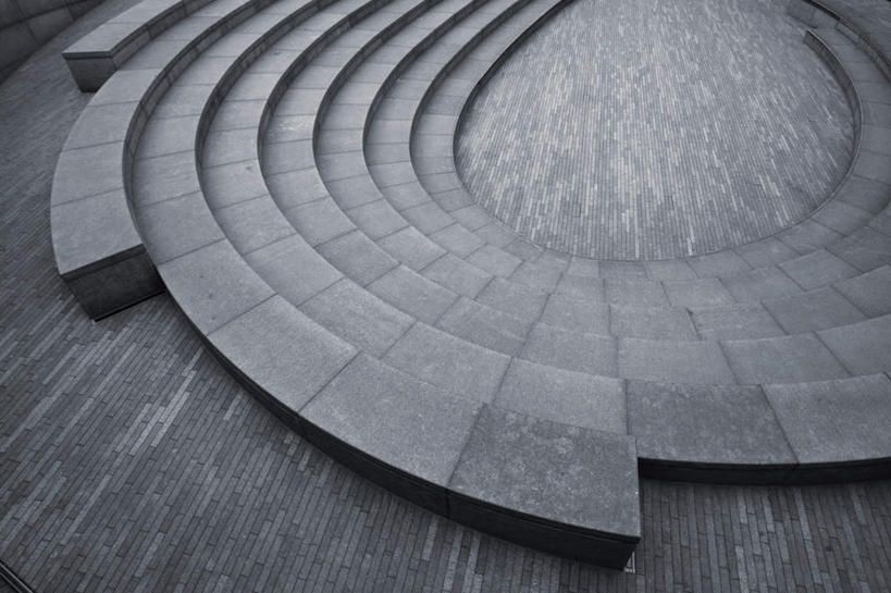 无人,音乐厅,栏杆,横图,俯视,黑白,室外,白天,度假,美景,楼梯,城市风光,城市,英国,欧洲,阴影,光线,扶手,影子,阶梯,景观,娱乐,护栏,英格兰,台阶,阳光,享受,休闲,景色,放松,西欧,大不列颠,大不列颠及北爱尔兰联合王国,大不列颠联合王国,日不落英帝国,英吉利,高角度拍摄,演奏厅