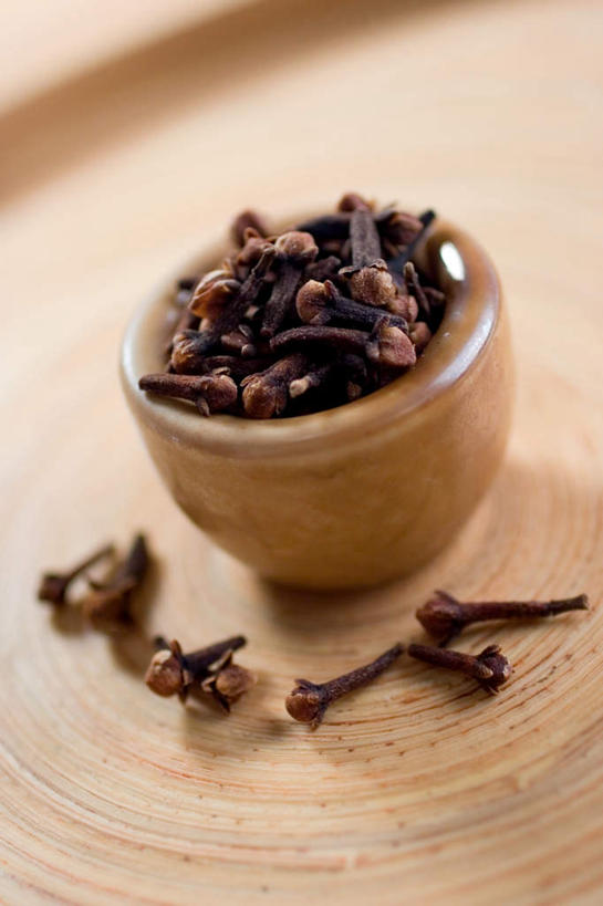 无人,竖图,俯视,室内,白天,干燥,陶瓷,香料,陶瓷制品,一只,容器,碗,储藏,放置,搁置,安排,储存,枯燥,光辉,初恋,愁绪,愁怨,华北紫丁香,龙梢子,丁香,紫丁香,彩图,高角度拍摄,贮存