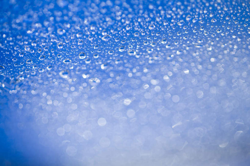 无人,横图,室外,白天,正面,水,一排,波纹,整齐,透明,液体,气泡,水滴,水泡,水珠,排列,蓝色,水纹,泡泡,队列,理智,沉静,冷色,高深,冷淡,彩图