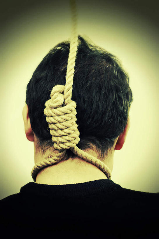 西方人,头,一个人,竖图,室内,白天,失败,欧洲,欧洲人,仅一个男性,仅一个人,灰色背景,服装,沮丧,休闲装,仅一个年轻男性,背面,衣服,黑色,绳子,休闲,难受,休闲服,无奈,打结,摄影,服饰,影棚,捆绑,绳索,失望,悲伤,伤心,难过,上吊,自杀,失落,颓废,挫败,受挫,落败,落空,错过,失足,失意,失策,失算,颓丧,衰颓,悲哀,懊丧,颓靡,气馁,丧气,自尽,绑缚,吊颈,绞刑,败北,挫折,失利,男人,男性,年轻男性,白种人,头部,半身,彩图,影棚拍摄,拍摄