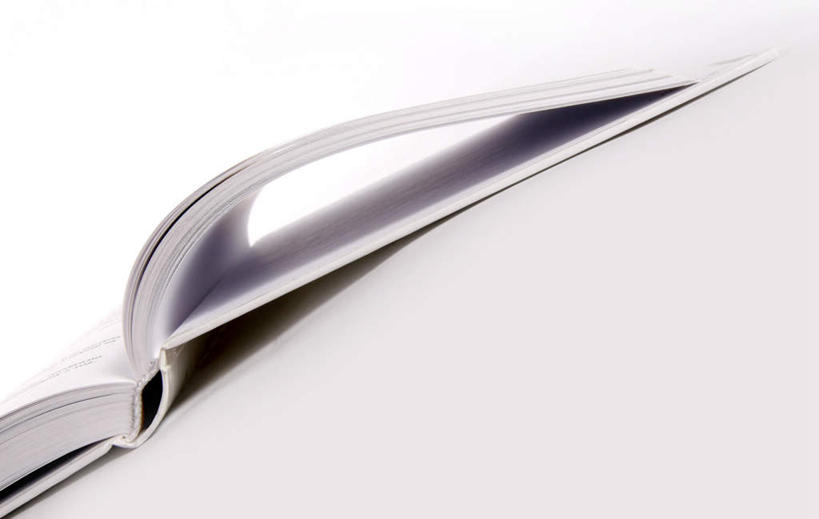 无人,横图,室内,白天,白色背景,正面,书籍,一本,倾斜,打开,翻开,摄影,影棚,掀开,书,图书,彩图,影棚拍摄,拍摄,书页