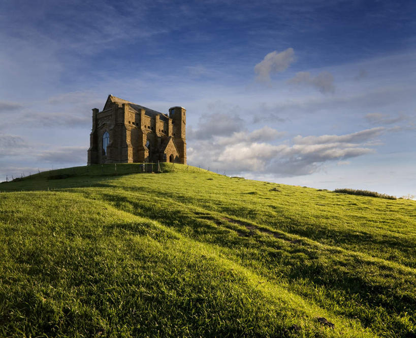 无人,横图,室外,白天,正面,旅游,度假,草地,草坪,植物,标志建筑,地标,建筑,英国,欧洲,阴影,光线,影子,城堡,云,云朵,云彩,娱乐,建设,草,蓝色,绿色,白云,蓝天,天空,阳光,天,享受,休闲,旅游胜地,放松,晴朗,西欧,大不列颠,多塞特郡,大不列颠及北爱尔兰联合王国,大不列颠联合王国,日不落英帝国,多塞特,晴空,彩图