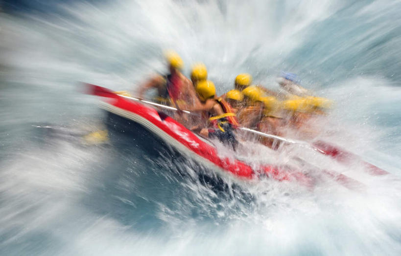 伙伴,朋友,横图,俯视,室外,白天,锻炼,旅游,度假,友谊,运动,合作,团队,海浪,海洋,船,一条,划桨,飞溅,朦胧,模糊,溅,液体,浪花,水滴,许多人,娱乐,极限运动,水珠,红色,海水,交通工具,一群人,享受,休闲,放松,战略,漂流,舟,汹涌,喷洒,载具,海景,联合,合谋,澎湃,磅礴,冒险,配合,体育,协作,大海,风浪,海,海水的波动,近岸浪,涌浪,彩图,高角度拍摄,全身,健身