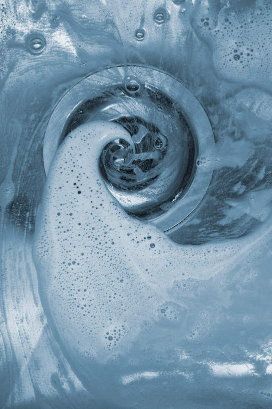 无人,竖图,室内,白天,正面,水,金属制品,许多,钢铁,金属,肥皂泡,水槽,液体,水滴,水斗,摄影,肮脏,影棚,污染,排水管,邋遢,传染,龌龊,污秽,彩图,影棚拍摄,拍摄