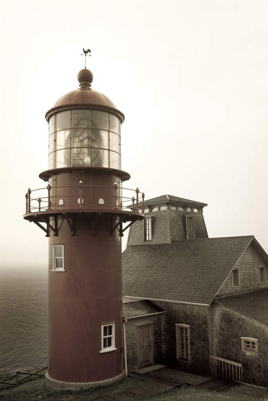 无人,家,竖图,室外,白天,正面,雾,道路,一幢,朦胧,模糊,信息,房屋,屋子,灯塔,交通,方向,楼房,住宅,蓝色,蓝天,天空,天,晴朗,引导,指引,迷雾,万里无云,航标,大雾,晴空,晴空万里,彩图,房子,导航